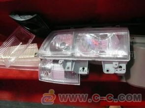 汽車(chē)工業(yè)的精密基石 大燈、內(nèi)外飾件、配件與橡膠制品模具